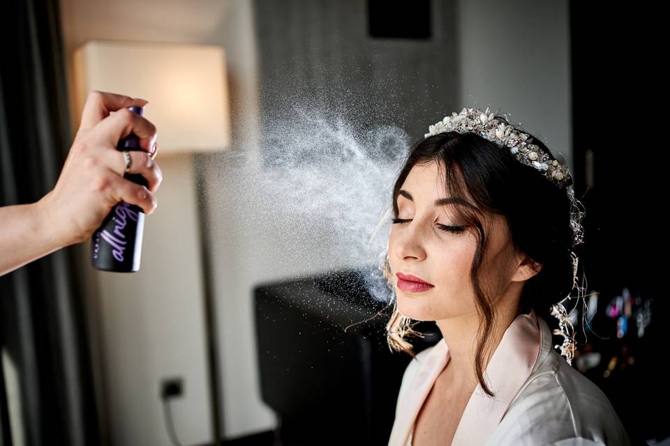 María Muñoz - Maquillaje y peinado para novias