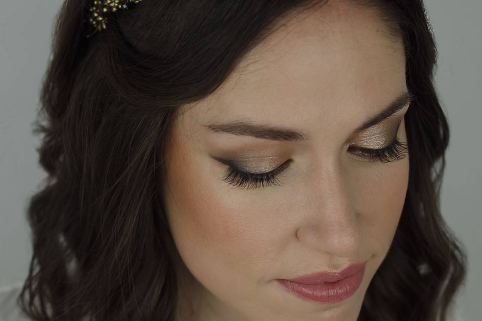 María Muñoz - Maquillaje y peinado para novias