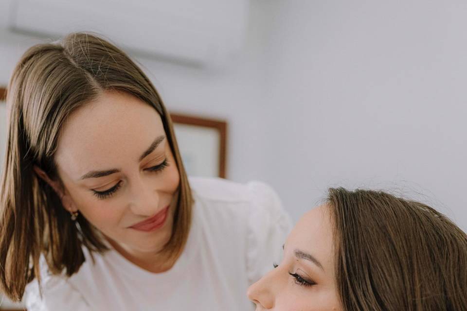 María Muñoz - Maquillaje y peinado para novias