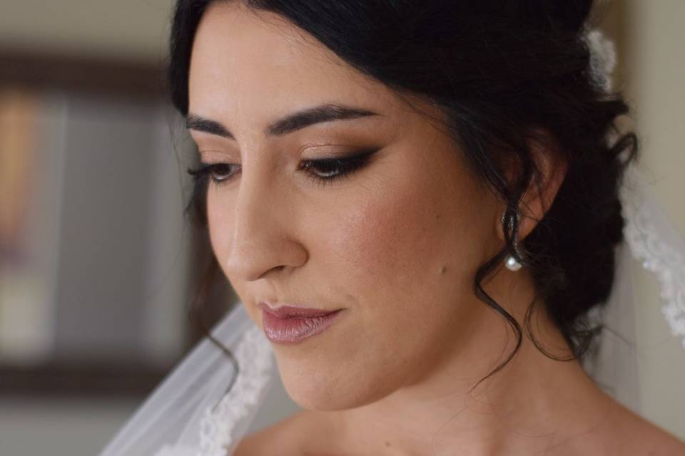 María Muñoz - Maquillaje y peinado para novias