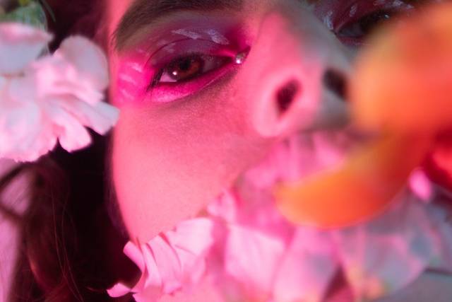 Maquillaje con flores