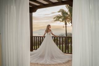 Blonde Wedding AD