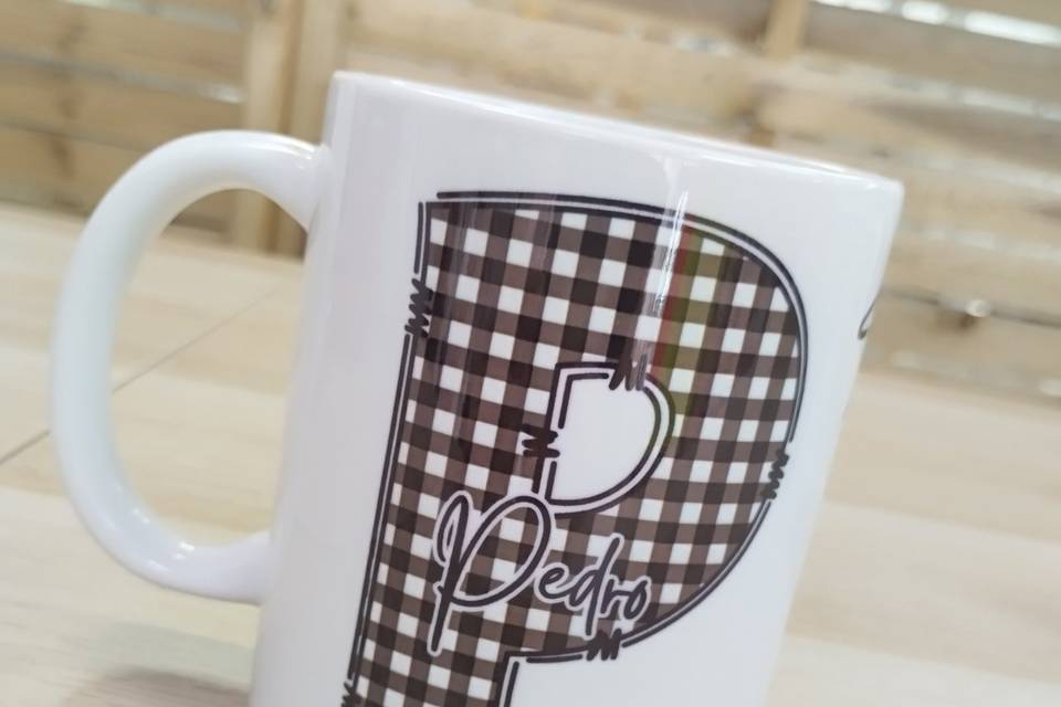 Taza con inicial