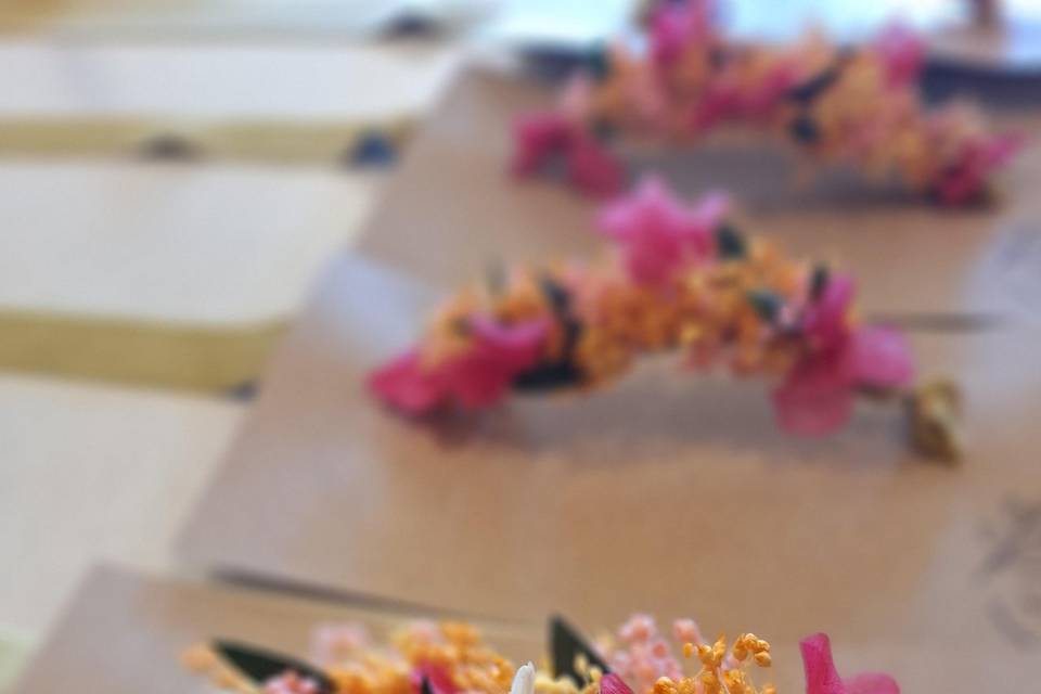Pulseras de flor preservada