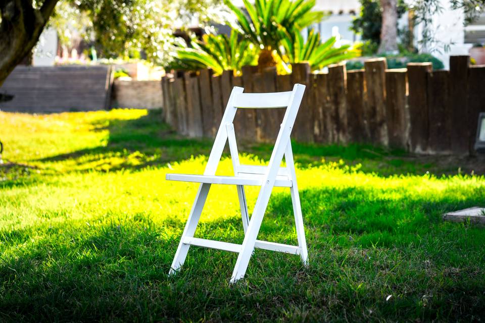 Silla de ceremonia blanca