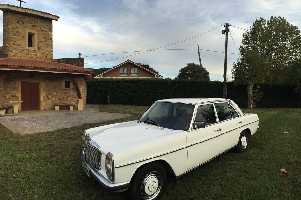 Mercedes 200 del '76