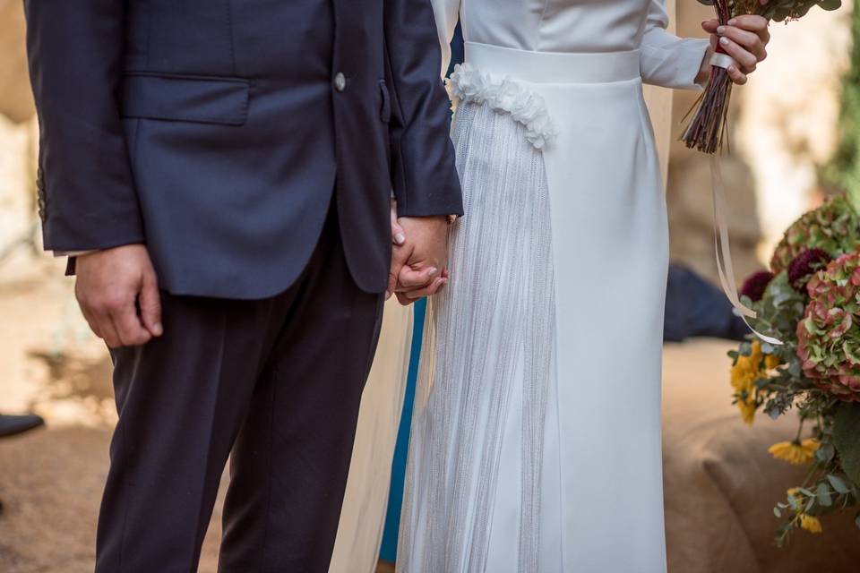 Vestido de novia con flecos