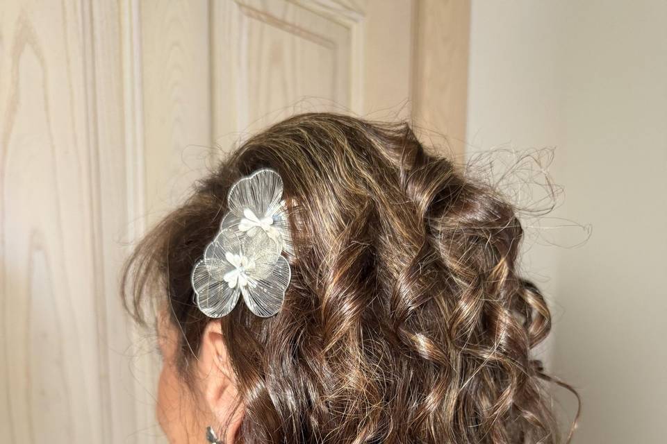 Semi recogido invitada