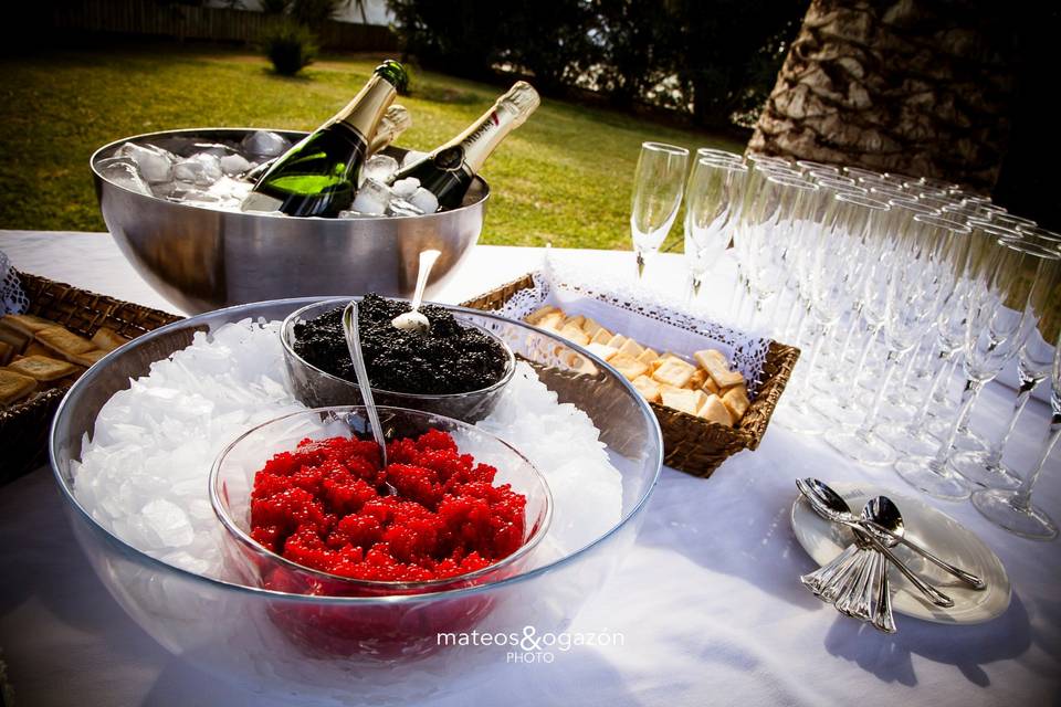 Tartar de atún con pan cristal