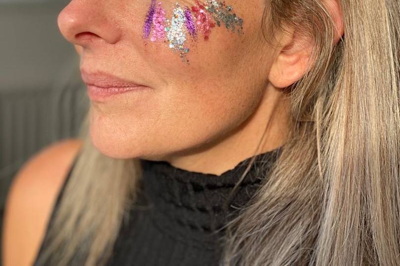 Maquillaje glitter bar