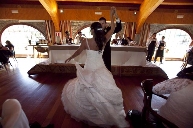 Novios bailando