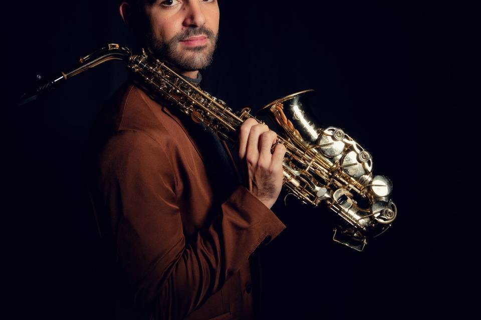 Manu Brazo, saxofonista