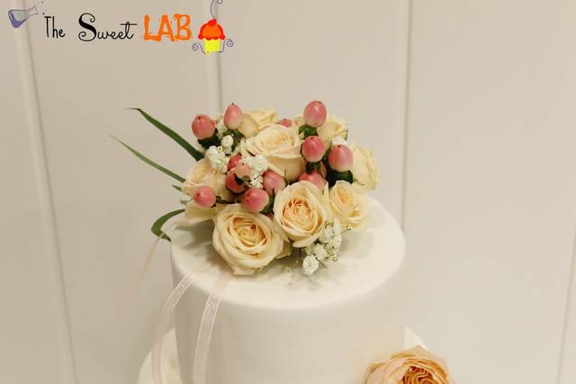 Tarta fondant flores naturales