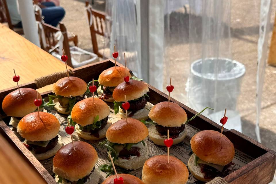 Mini burgers del cóctel