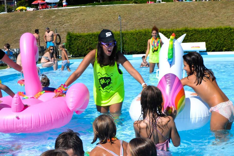 Fiesta en la piscina