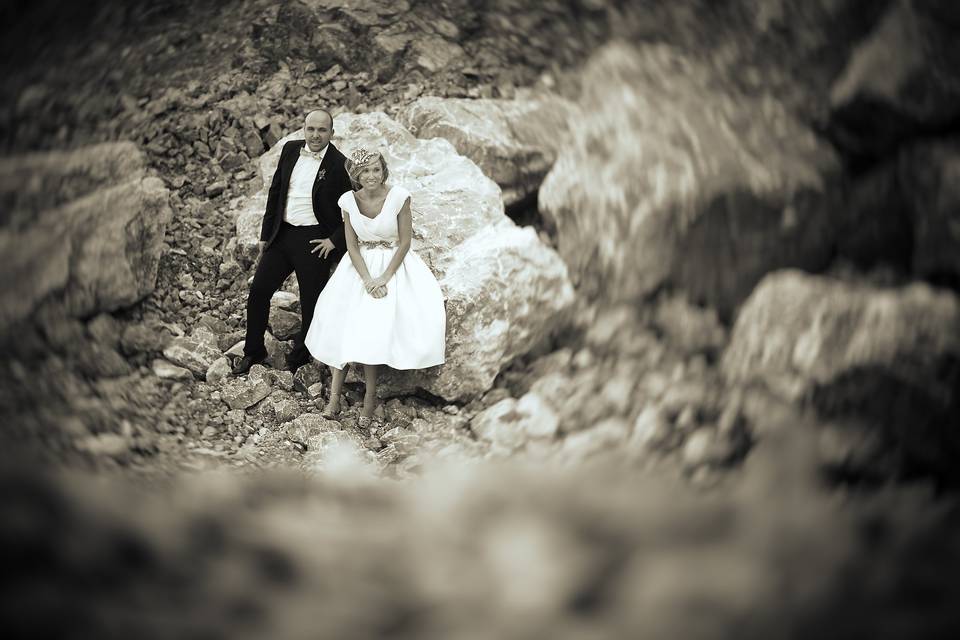 Novios en las rocas