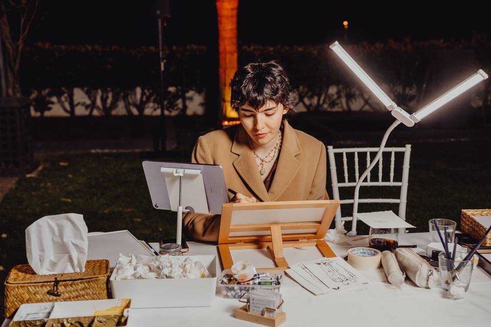 Artista Carmen trabajando