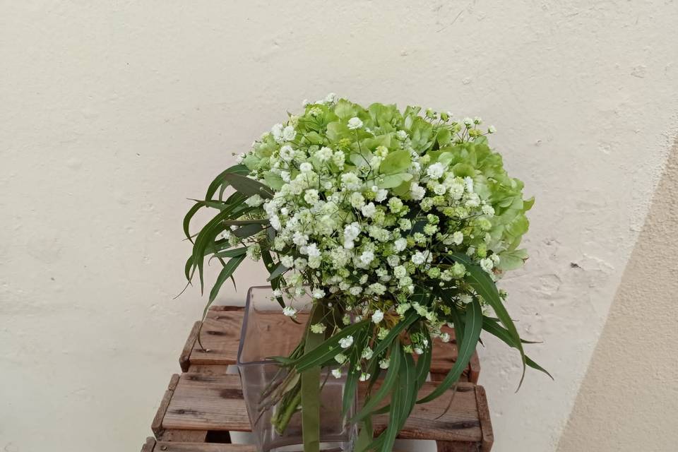 Ramo de novia con hortensia