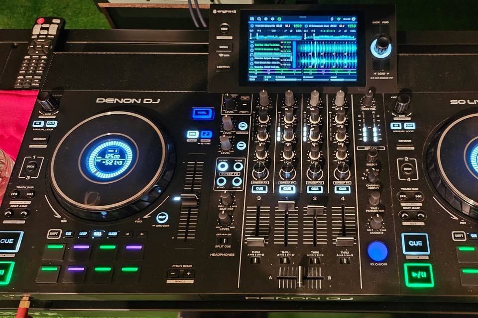 Controladora Denon SC Live 4