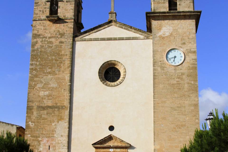 Exterior de la iglesia