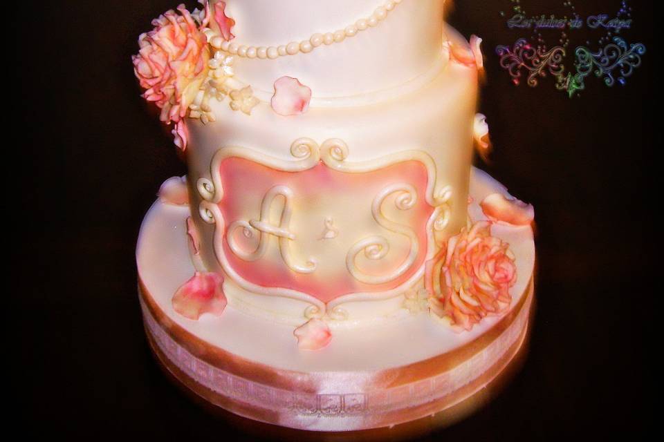 Tarta de boda con rosas