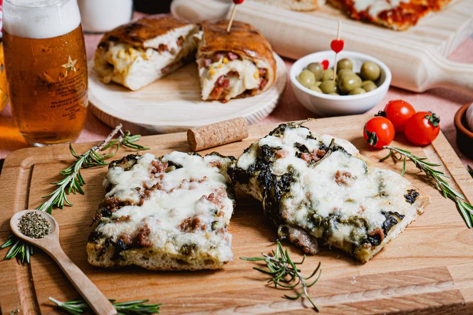 Pizza de butifarra y brocoli