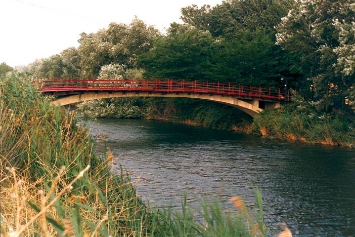 Puente de acceso a la finca