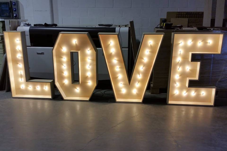 Letras luminosas love