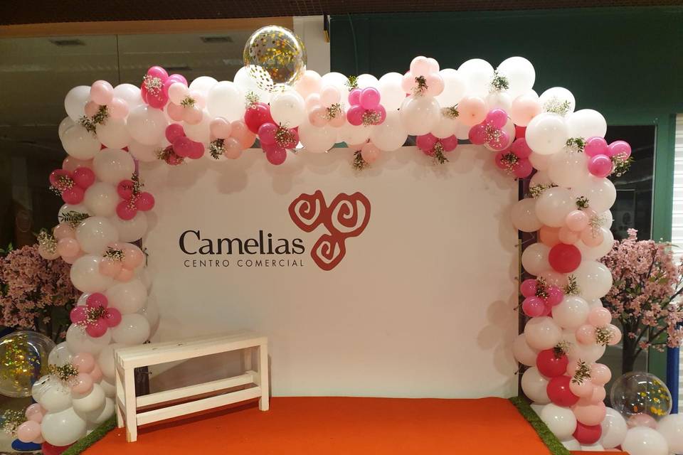 Arco globos con flor natural