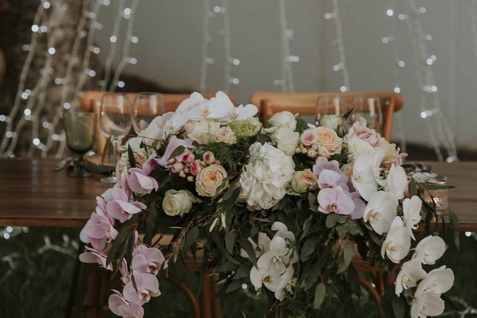 Banquete junto a la piscina