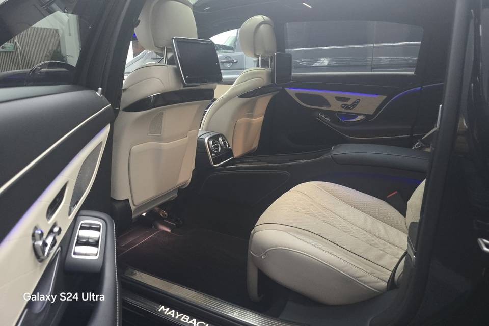 Interior Maybach S680