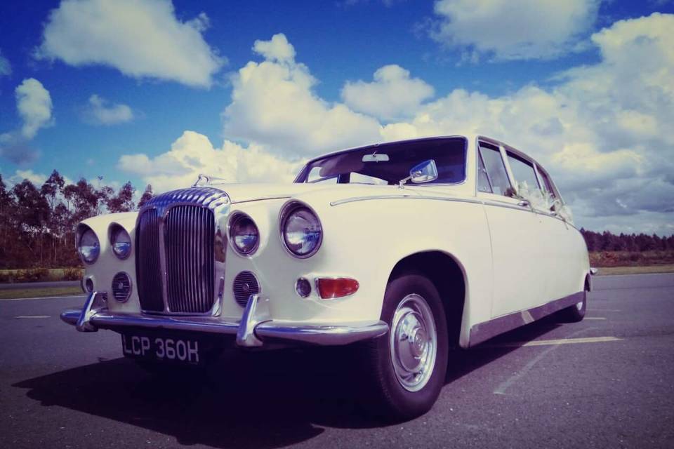 Daimler jaguar blanco