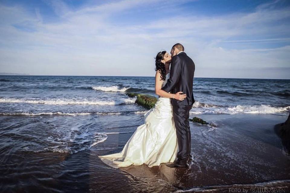 Postboda en el mar