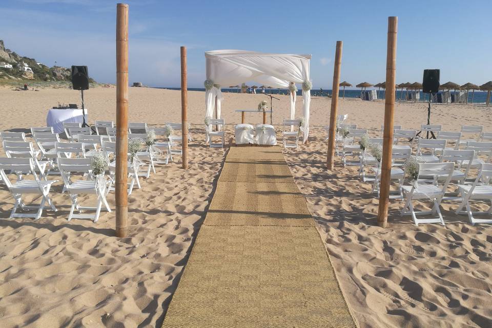 Boda civil en la playa