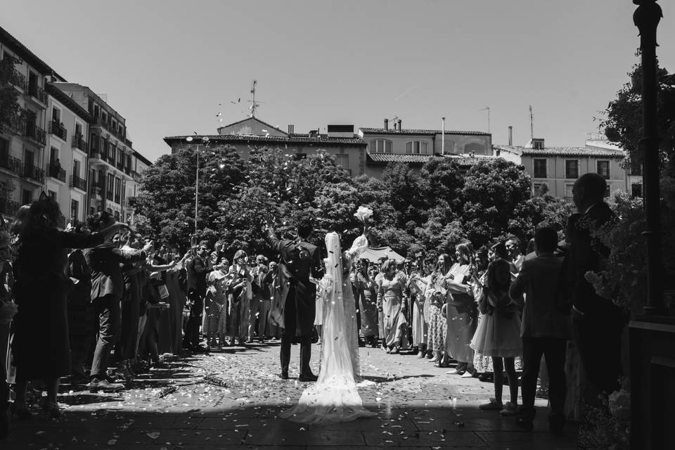 Novios saliendo de La Redonda
