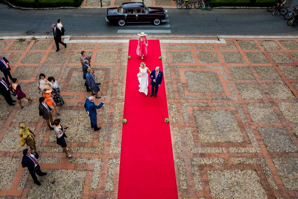 Pasillo de la novia a la iglesia