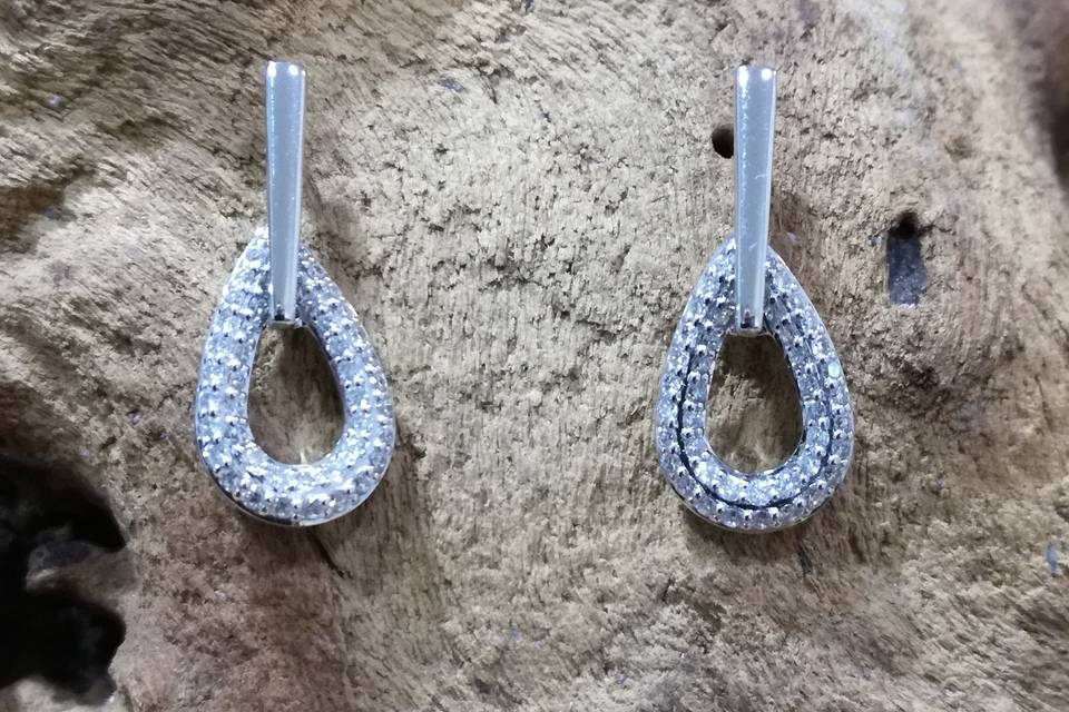 Ptes de oro blanco y diamantes