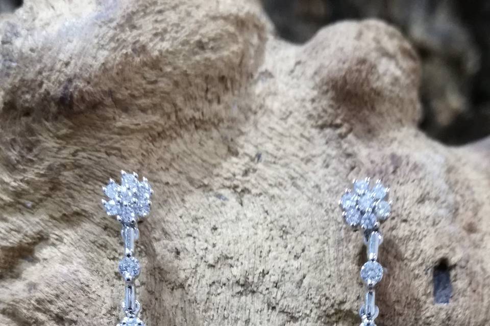 Ptes de oro blanco y diamantes