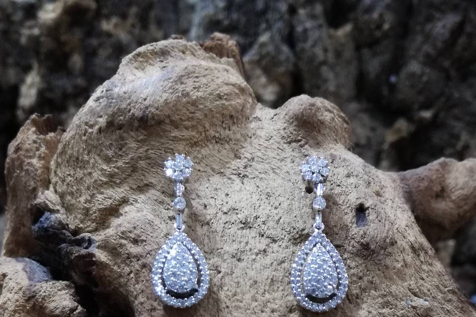 Ptes de oro blanco y diamantes