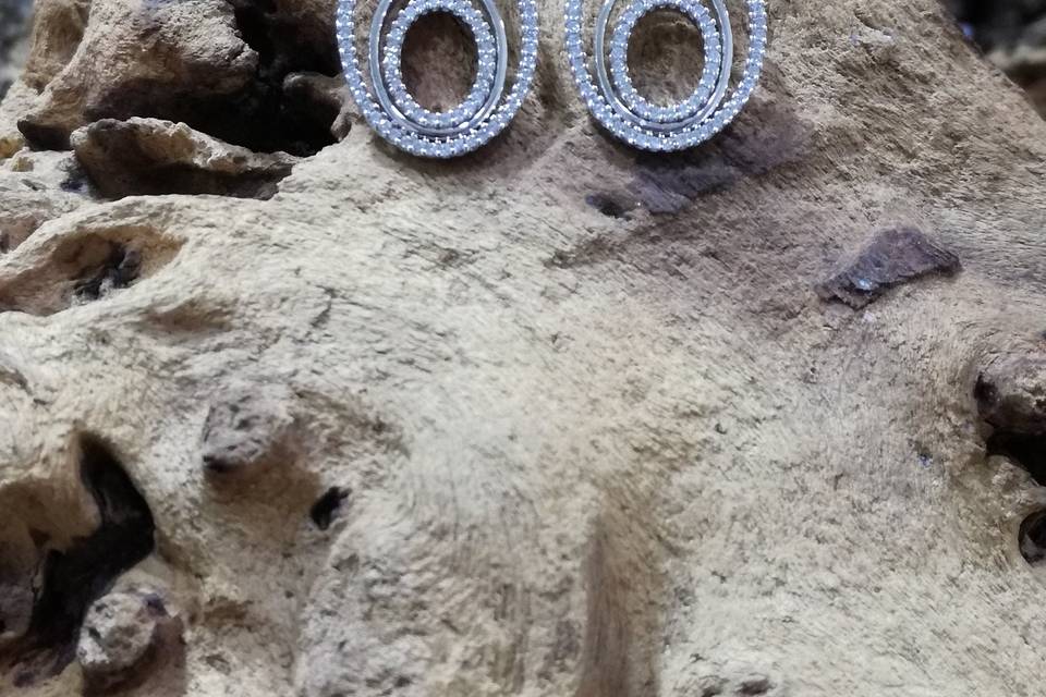 Ptes de oro blanco y diamantes