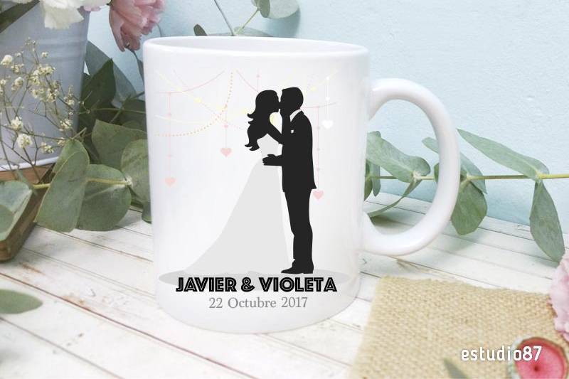 Taza con silueta de beso