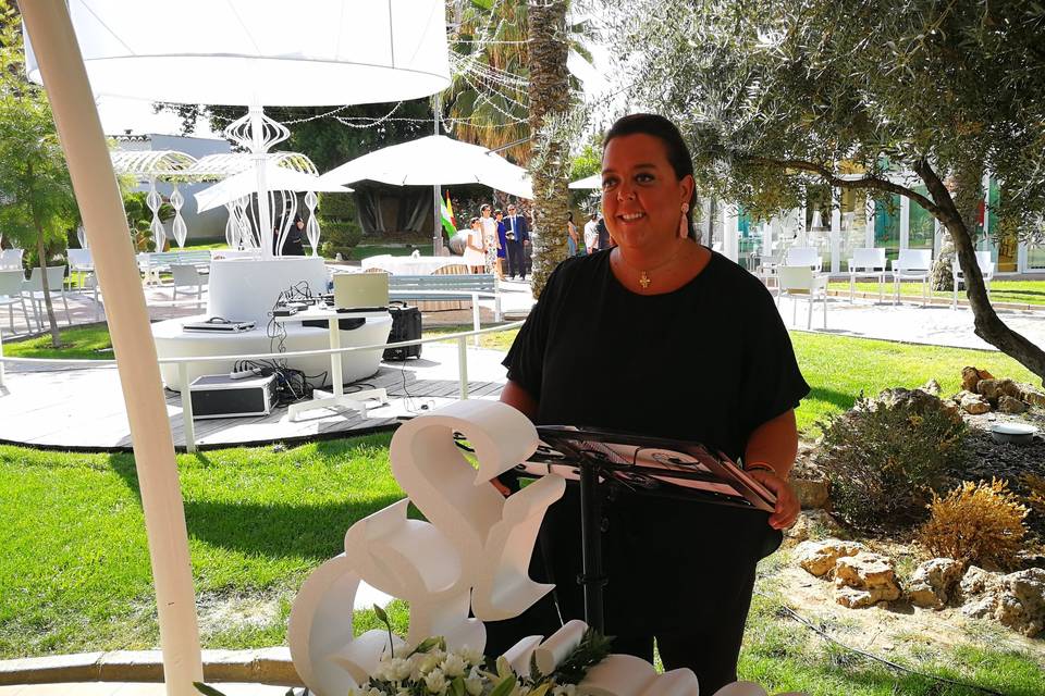 Beatriz González - Maestra de ceremonias