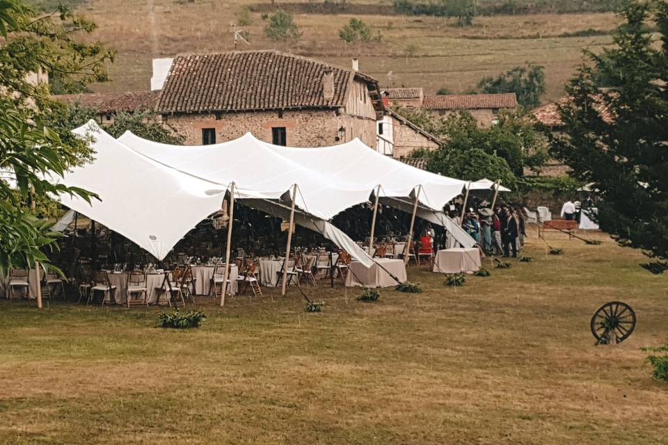 Carpa y mobiliario