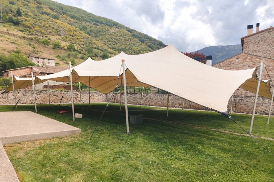 Carpa tensada