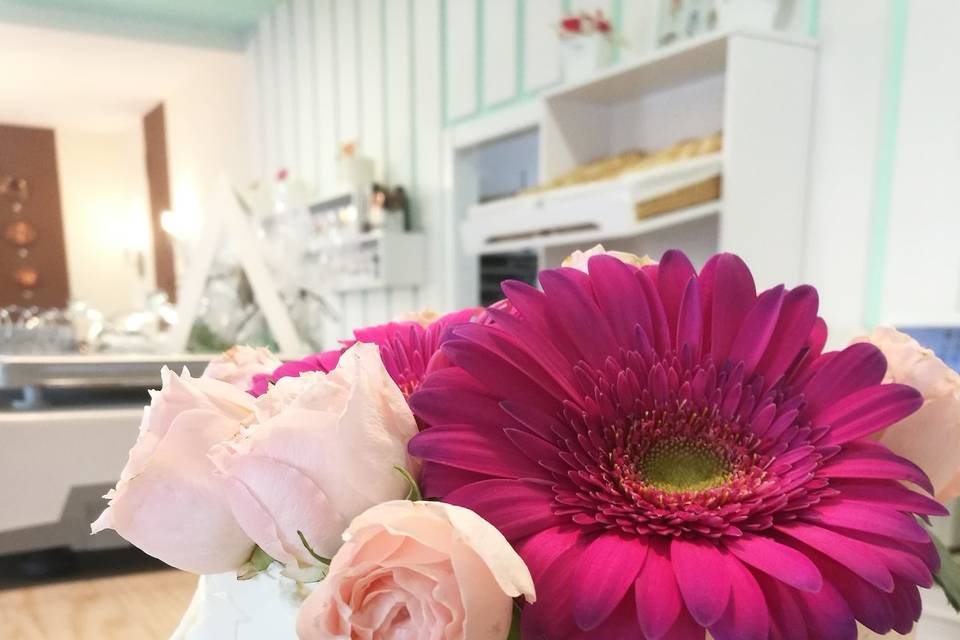 Naked cake floral