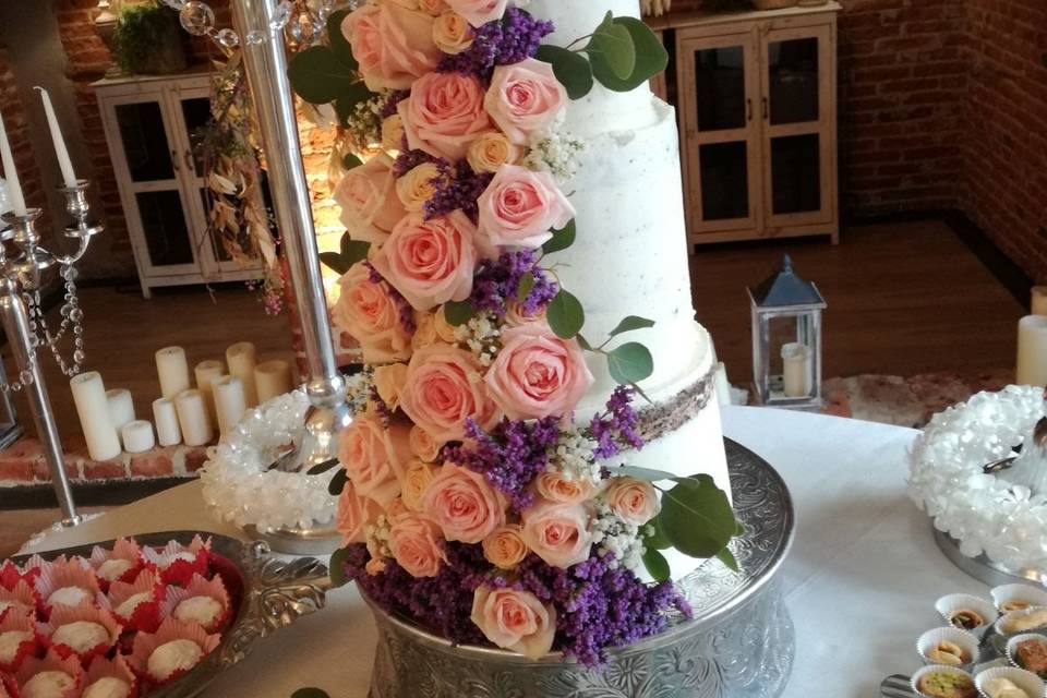 Naked cake floral de boda