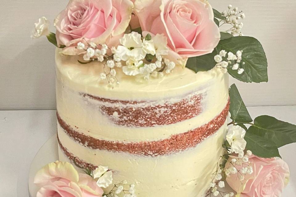 Naked cake con rosas