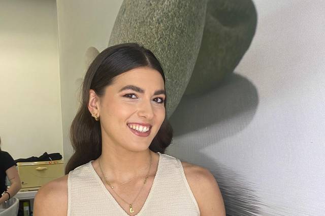 Peinado y maquillaje