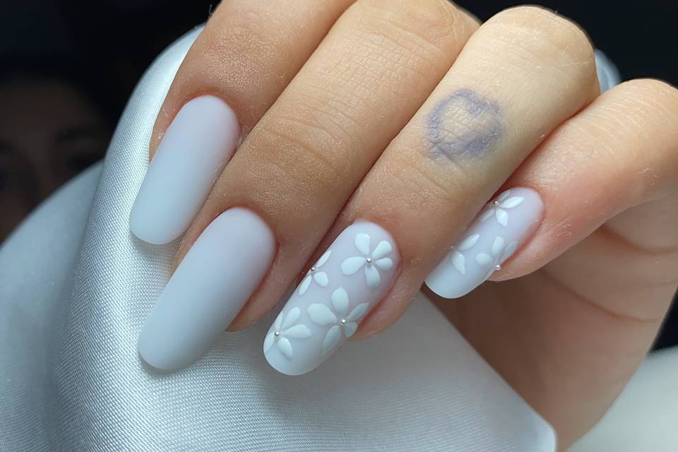 Milky Nails