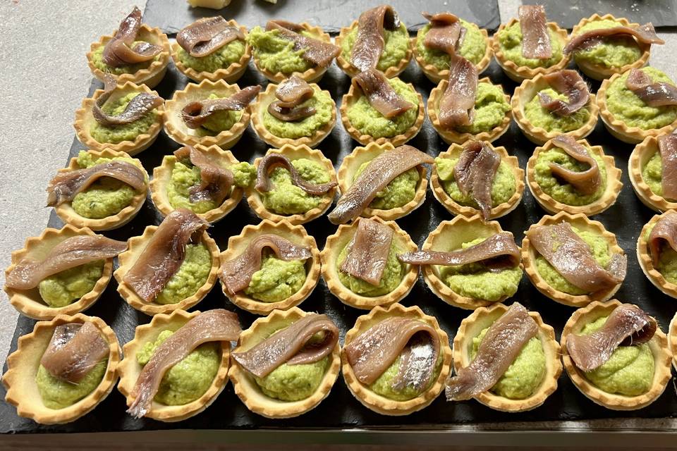 Tartameta anchoa y guacamole